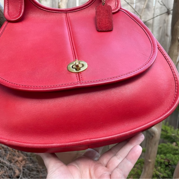 Stunning Vintage Coach Red Leather Crescent Bag, Brass Hardware Sold elsewhere - Picture 4 of 16